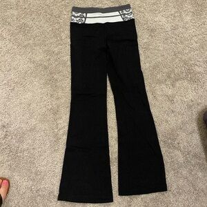 Lululemon yoga pants. Size 2. In amazing condition.